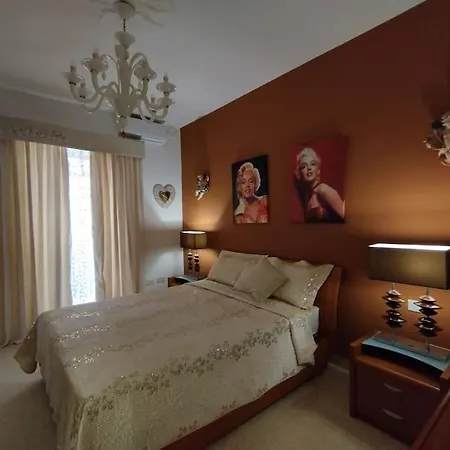 Tal-munfuha- Centrally Located Space. * La Valette